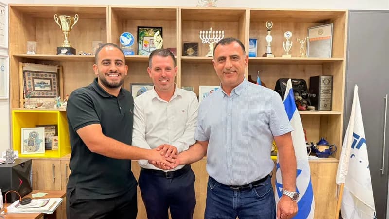 מבוכה לראש עירית קריית ים, דוד אבן צור, שאיבד את הרוב הנדרש במועצת העיר