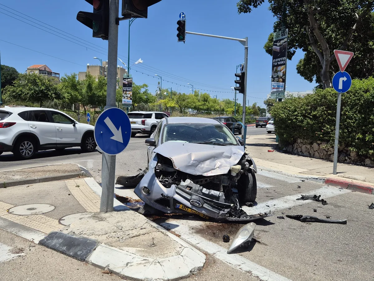 תאונת דרכים בציר שד' ירושלים פינת הגליל